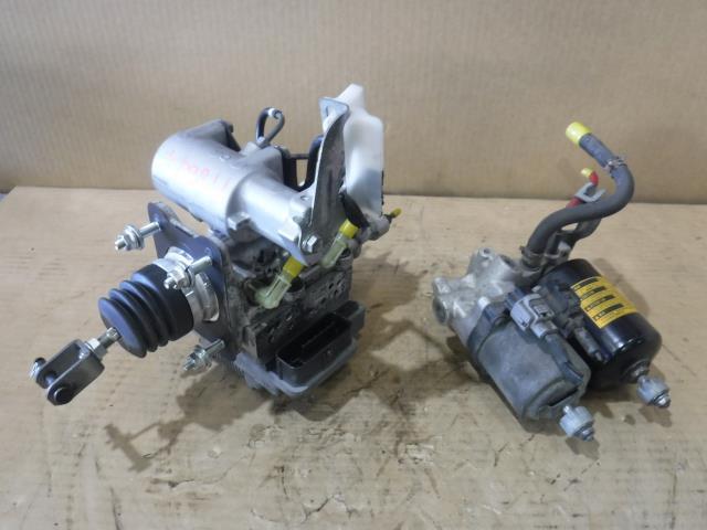 プリウス DAA-ZVW30 ABSアクチュエーター 47070-47060拍卖