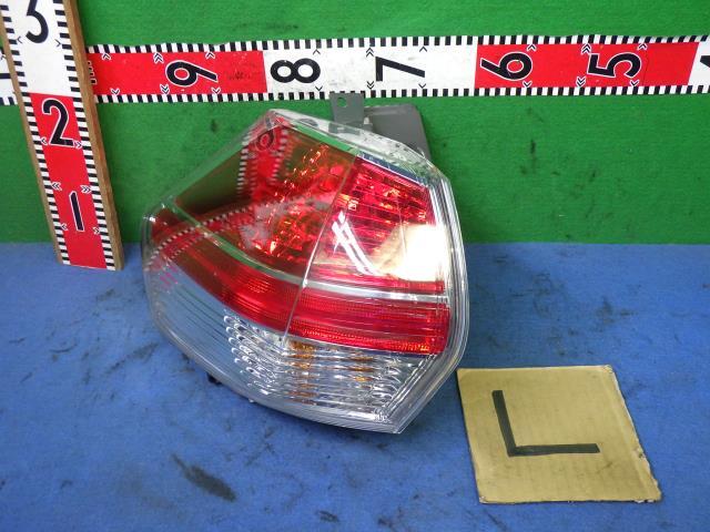 エクストレイル DAA-HNT32 左テールランプ 220-17939 26555-4CA0B拍卖