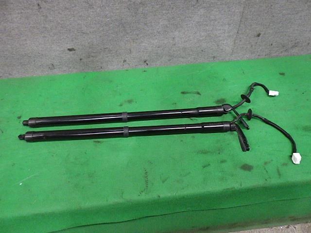 エクストレイル DAA-HNT32 バックドアダンパー 90561-4CL2A 90561-4CL2A拍卖