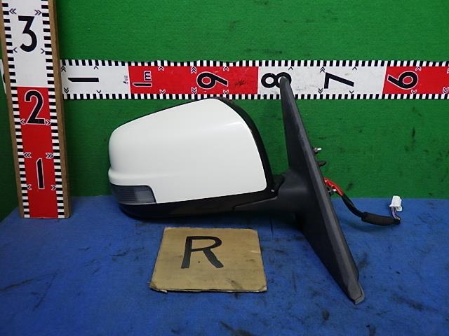 セレナ DBA-FNC26 右サイドミラー 96301-1VA4D拍卖