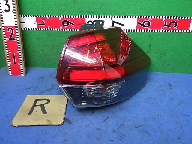 エクストレイル 5BA-NT32 右テールランプ 100-23746 26550-6FP0D拍卖