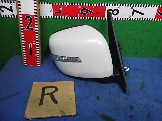 デリカD2 DBA-MB15S 右サイドミラー MQ502918拍卖