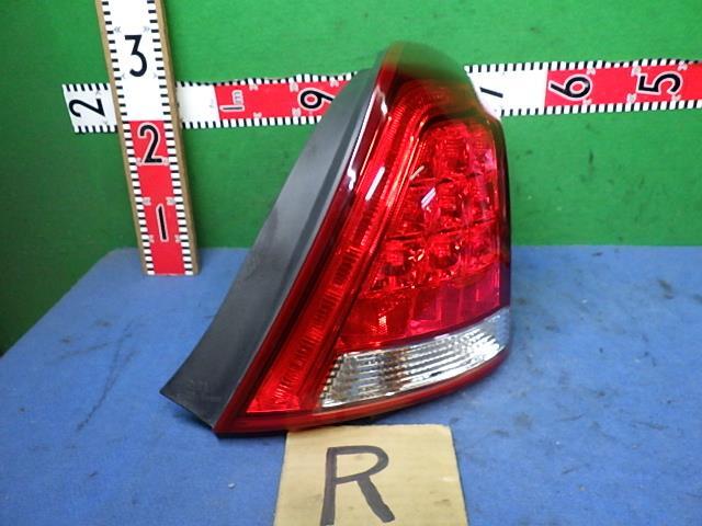 クラウンマジェスタ DBA-UZS207 右テールランプ 30-362 81551-30A20拍卖