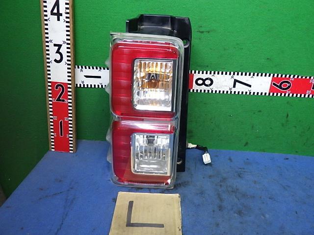 ウェイク DBA-LA710S 左テールランプ 20518 81560-B2610拍卖