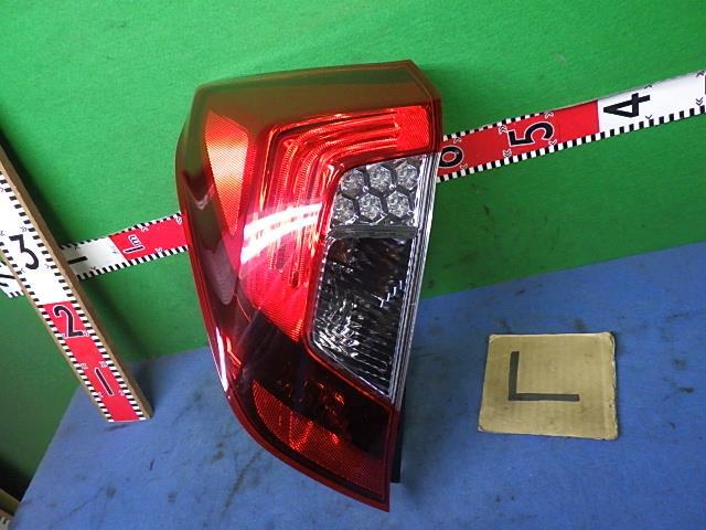 フィット DAA-GP6 左テールランプ W1698 33550-T5A-J31拍卖