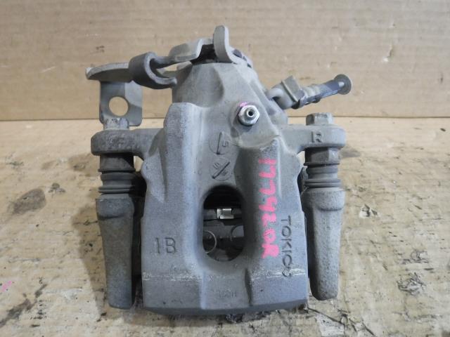 プリウス DAA-ZVW30 右Rキャリパー 47830-12151拍卖