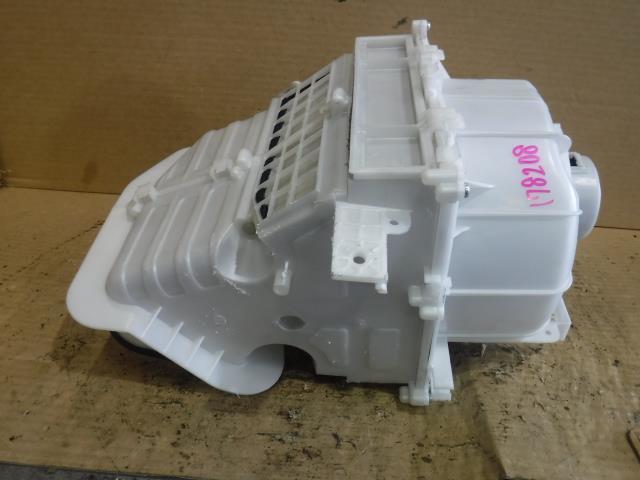 エクストレイル CBA-NT30 ヒーターブロアモーター 27230-0M000拍卖