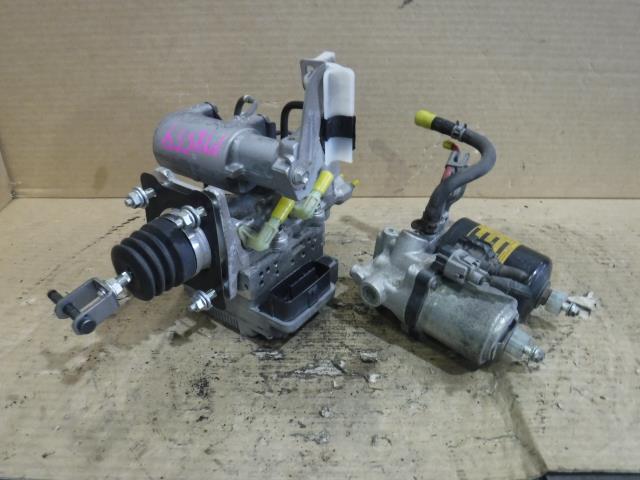 プリウス DAA-ZVW30 ABSアクチュエーター 47070-47060拍卖