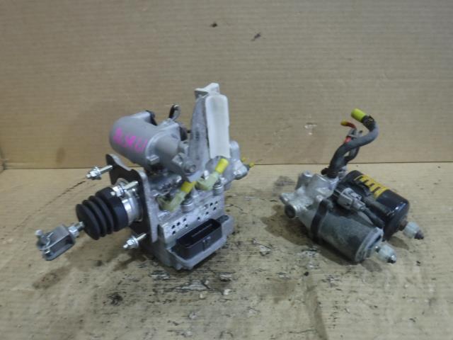 プリウス DAA-ZVW30 ABSアクチュエーター 47070-47060拍卖