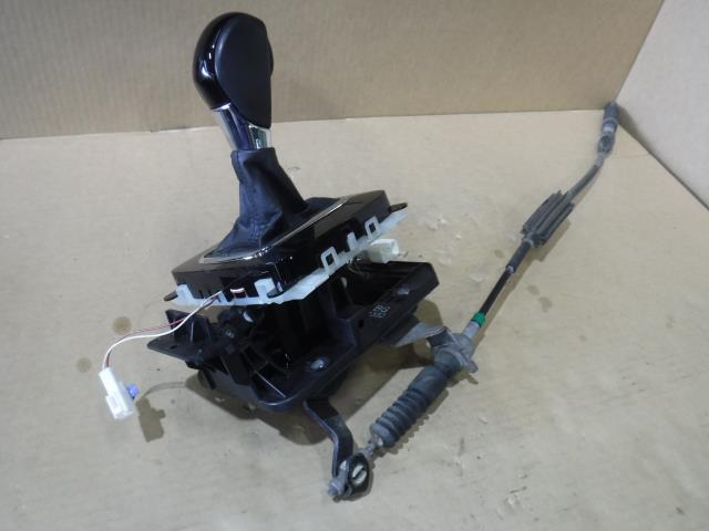 レガシィ DBA-BS9 シフトレバー 35126AL040拍卖