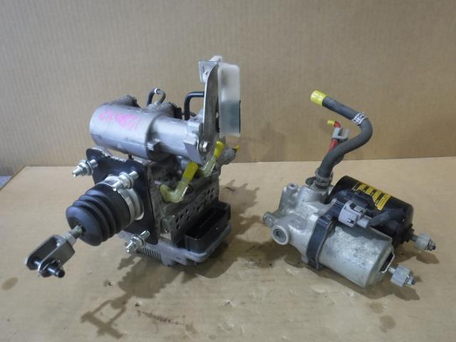 プリウス DAA-ZVW30 ABSアクチュエーター 47070-47060拍卖