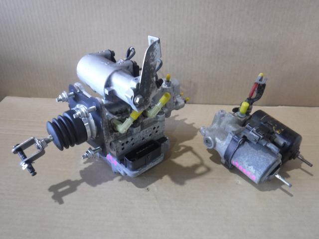 プリウス DAA-ZVW30 ABSアクチュエーター 47070-47060拍卖