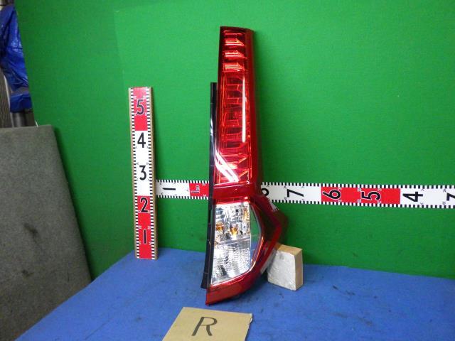 ルーミー 5BA-M900A 右テールランプ 220-69044 81551-B1160拍卖