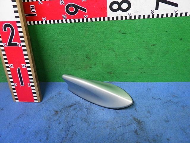 プリウス DAA-ZVW55 アンテナ 86300-47210拍卖