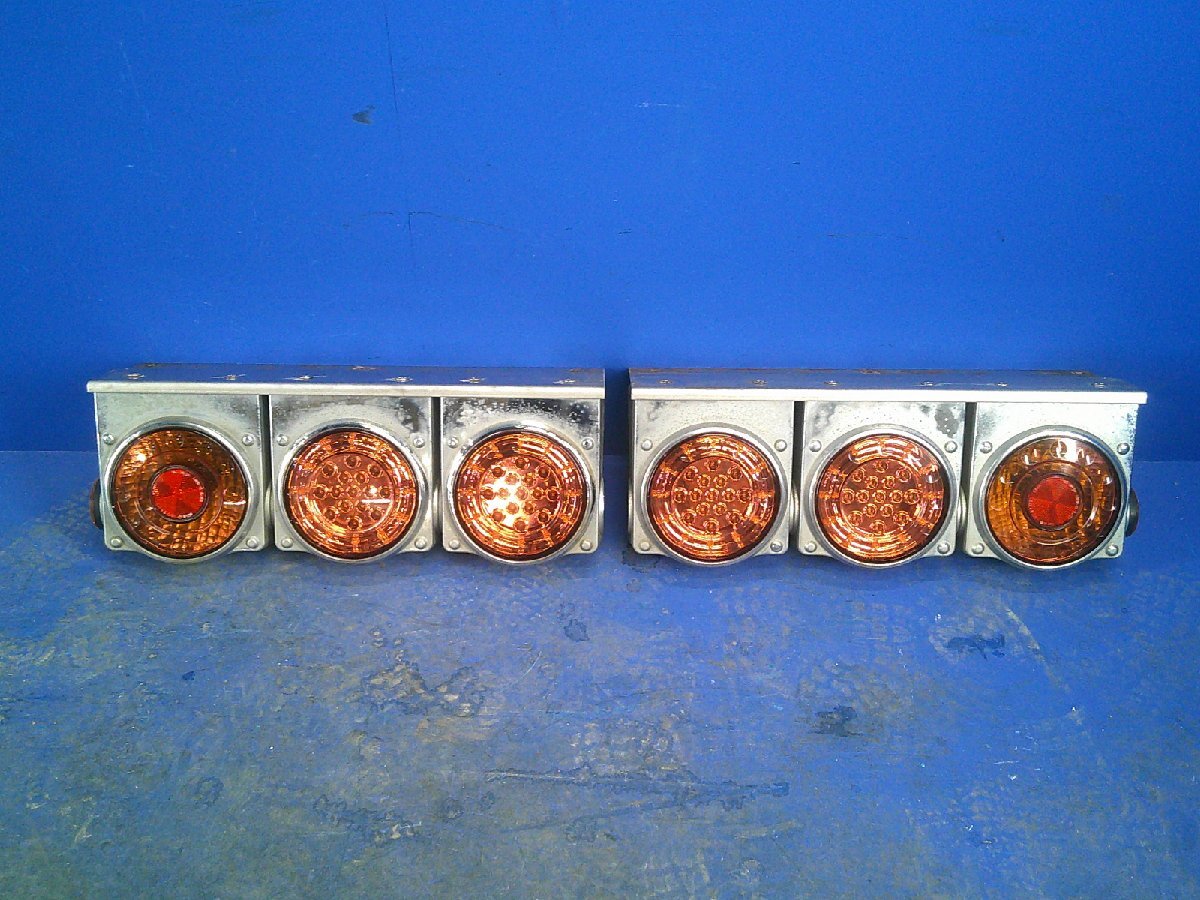 中古 いすゞ トラック テールランプ 左右セット LED 3連テール 詳細不明 IPF 6041 9841 KOITO 13-05107(棚0000-D210)拍卖