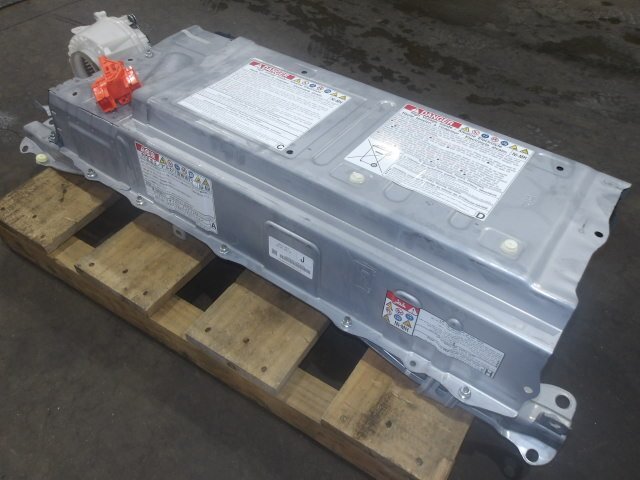 【個人宅配不可】中古 トヨタ プリウス ZVW30 HVバッテリー 過走行 ジャンク品 395,366㎞ G9510-76012 (棚6627-H602)拍卖