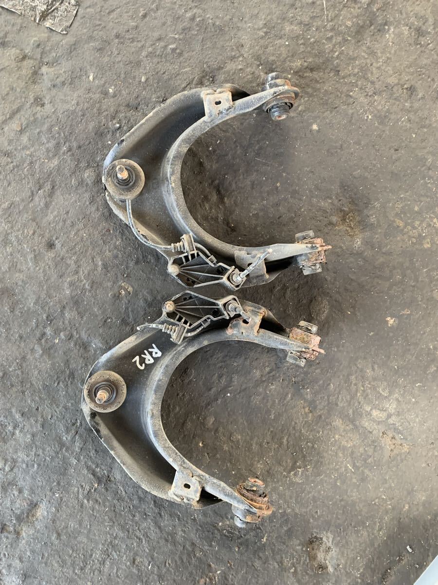 全国送料無料 ホンダ エリシオン RR1 RR2 フロント アッパーアーム 左右セット 右 左拍卖