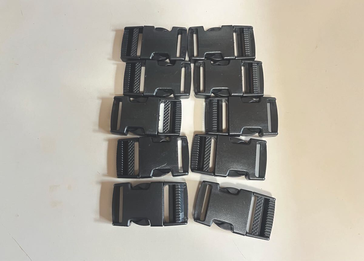 ノーブランド プラスチック バックル ブラック(黒) 30mm巾用10個 NO3 ウエストバックなどに拍卖