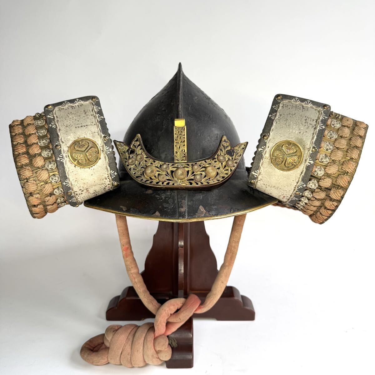 徳川家伝来 桃形兜 在銘 桃山時代〜江戸初期 時代本歌 三つ葉葵紋 重量3.65kg (検) 兜 変わり兜 甲冑 具足拍卖