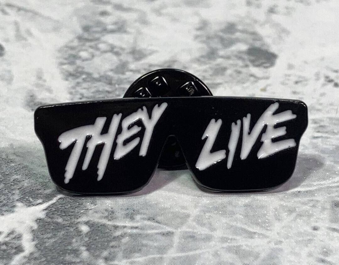 ◆同梱発送可◆「ゼイリブ/ジョン・カーペンター 監督 ピンバッジ」fire_sale 【タグ:映画、アクセサリー】拍卖