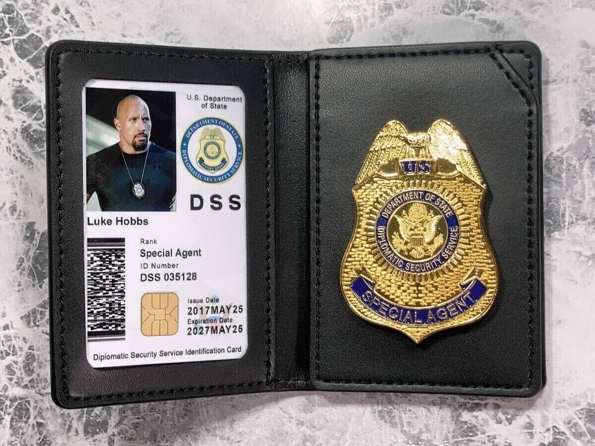 ◆同梱発送可◆「ワイルド・スピード ルーク・ホブス/ドウェイン・ジョンソン 警察手帳」fire_sale 【タグ:映画】拍卖