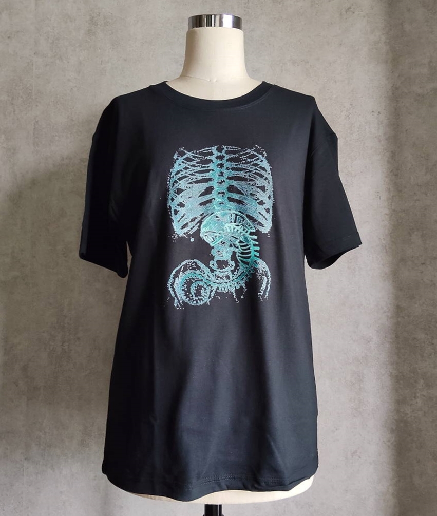 ◆同梱発送可◆「エイリアン/チェストバスター シガニー・ウィーバー Tシャツ Mサイズ タイプA」fire_sale 【タグ:映画】拍卖