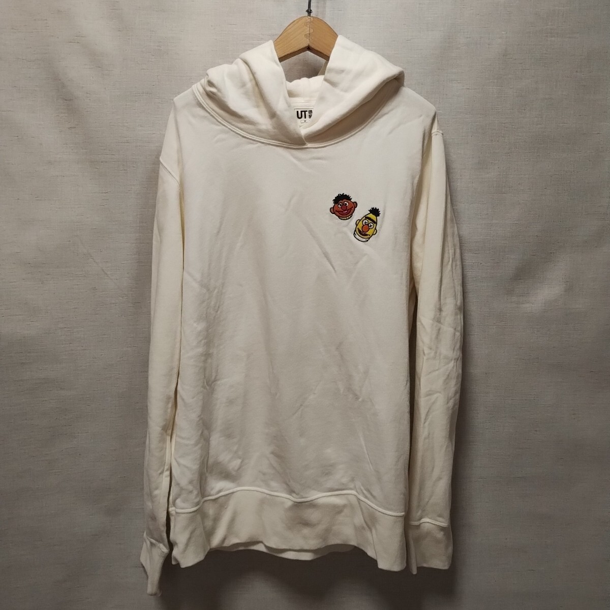 ユニクロUNIQLOXカウズKAWSレディースセサミストリートプルオーバースウェットパーカーM 拍卖