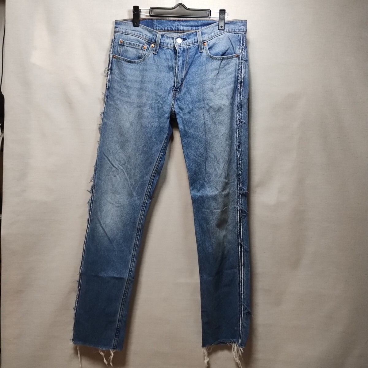 レア!!リーバイス511 Levi'sサイドがフリンジのような特徴があるストレートジーンズW32拍卖