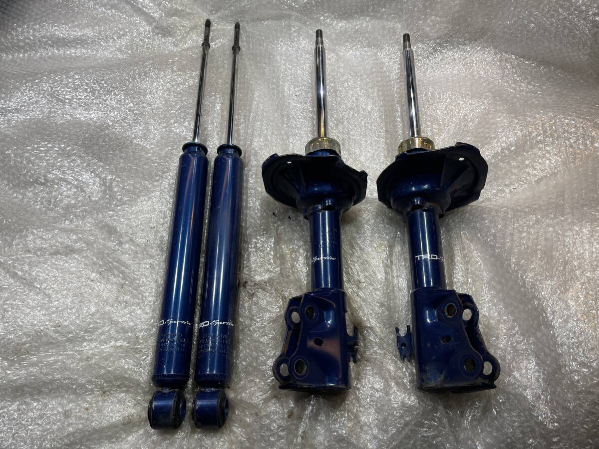 ヴィッツRS bB ポルテ TRD スポルティーボ ショックアブソーバー 1台分 中古品 NCP10/NCP13/NCP30/NCP31/NNP10/NNP11拍卖