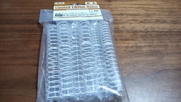 送料安 ラジコンカーパーツ タミヤ 49431 DF-03シャーシ セッティングスプリングセット ホワイト拍卖