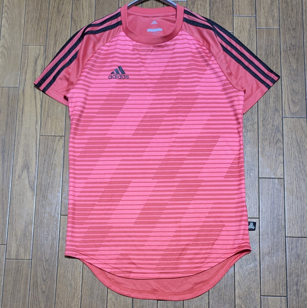 adidas アディダス 半袖 Tシャツ トレーニングウェア ドライ S レッド プラシャツ プラクティスシャツ サッカーウェア ゲームシャツ拍卖