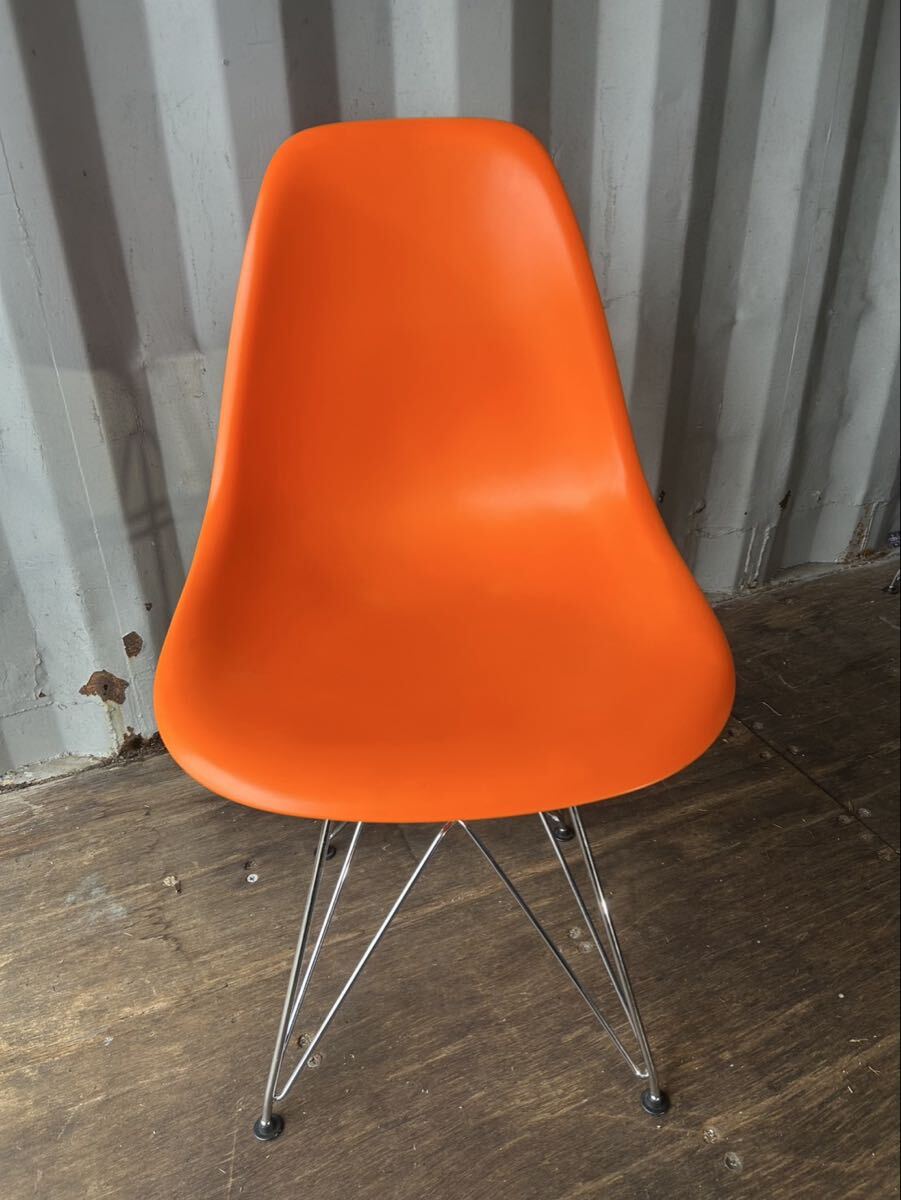 中古品☆シェルチェア ラウンジチェア リプロダクト イームズ風 スチール脚タイプ 椅子 オレンジ 家財便Bランク 手渡し可能 栃木県鹿沼市拍卖