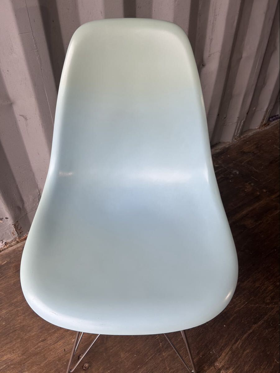 中古品☆シェルチェア ラウンジチェア リプロダクト イームズ風 スチール脚タイプ 椅子 青 ブルー 家財便Bランク 手渡し可能 栃木県鹿沼市拍卖