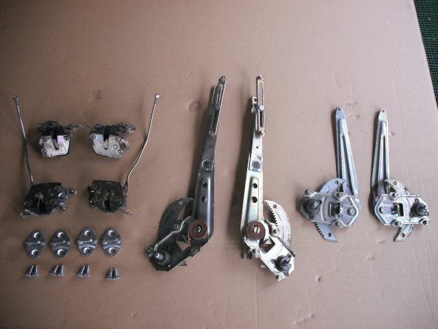 『B282』KE70 4K-U カローラ COROLLA 左右 リア フロント ドアレギュレーター ドアロック ドアストライカー hb51z TE70 TE71拍卖