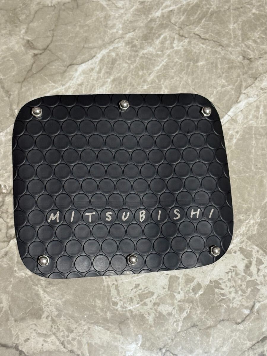 三菱 新型デリカD5 旧型デリカD5 デリカミニ パジェロ パジェロミニ 給油口カバー拍卖