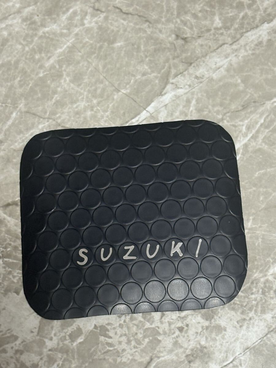 スズキ ジムニー/シエラ ハスラー スペーシア エブリー クロスビー給油口カバー拍卖