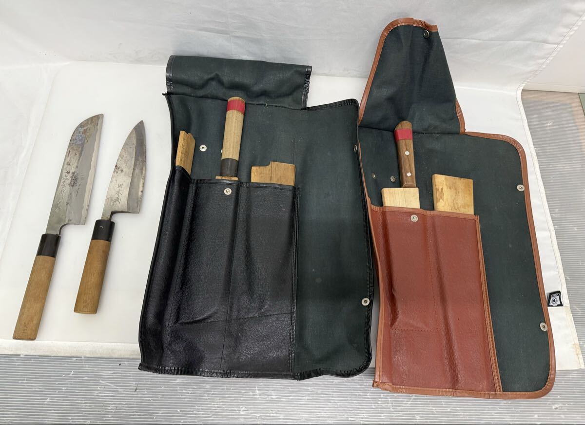 和包丁 三徳包丁 出刃包丁 菜切り包丁 ハサミ 在銘入多数 おまとめ4本 木屋 堺行光他 調理器具 辻調理専用袋拍卖