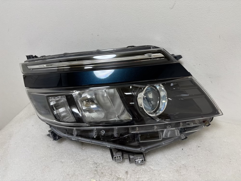☆ ヴォクシー ZRR80W 前期 LED 刻印L ヘッドライト 右 ☆51017拍卖