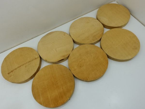 No,7307-8 とち 橡 良杢 7枚 厚さ30mm前後×直径225~230mm前後 旋盤 ウッドターニングなどの材料として拍卖