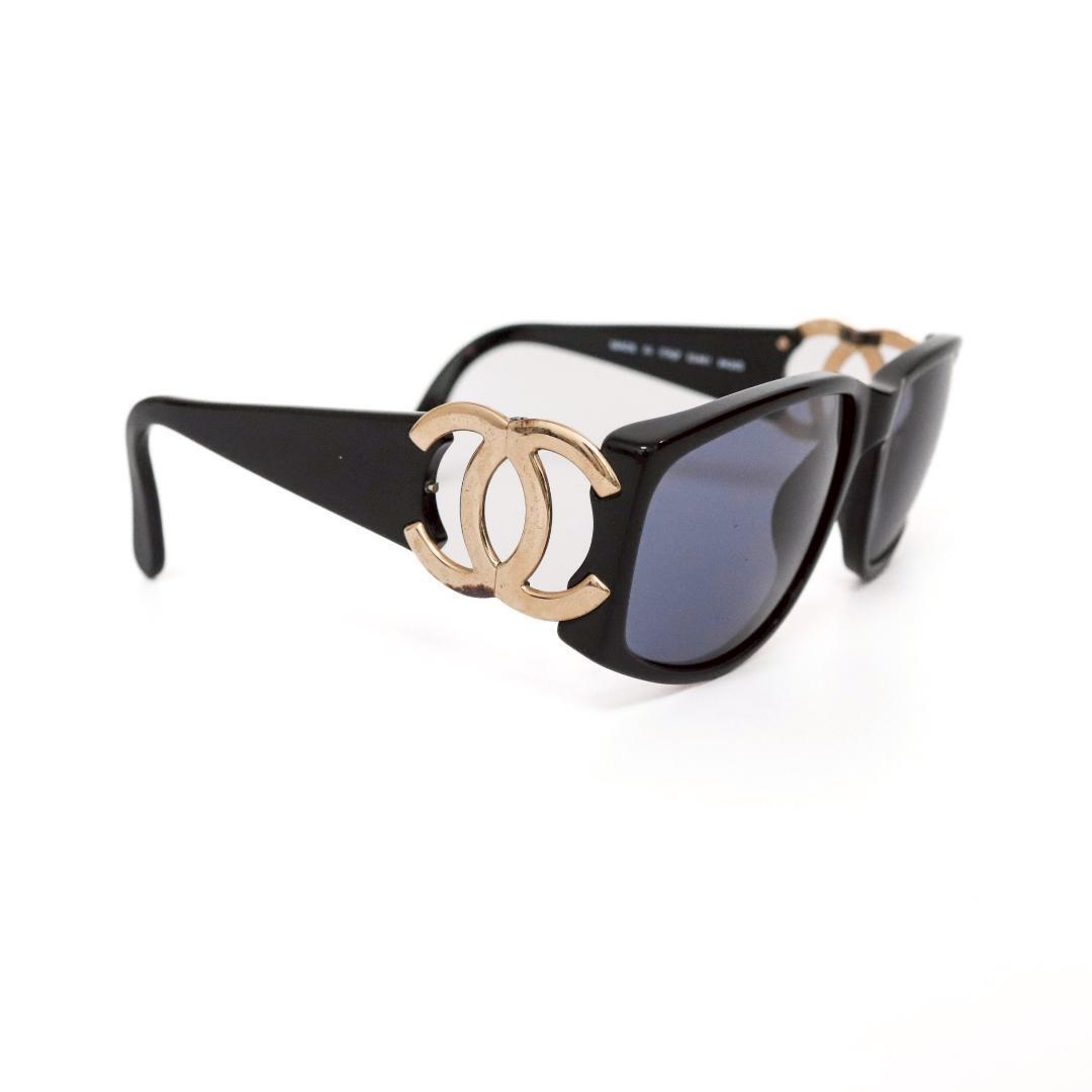 CHANEL ココマーク サングラス 黒×金 グレーレンズ ケース付 928拍卖