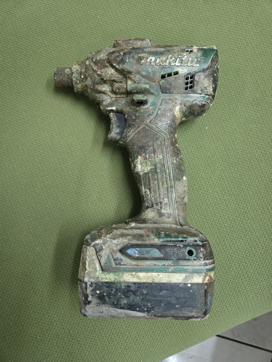 マキタ Makita  充電式インパクトレンチ 14.4V インパクトドライバー ジャンク品  純正品 中古 ★送料無料★ H-A拍卖