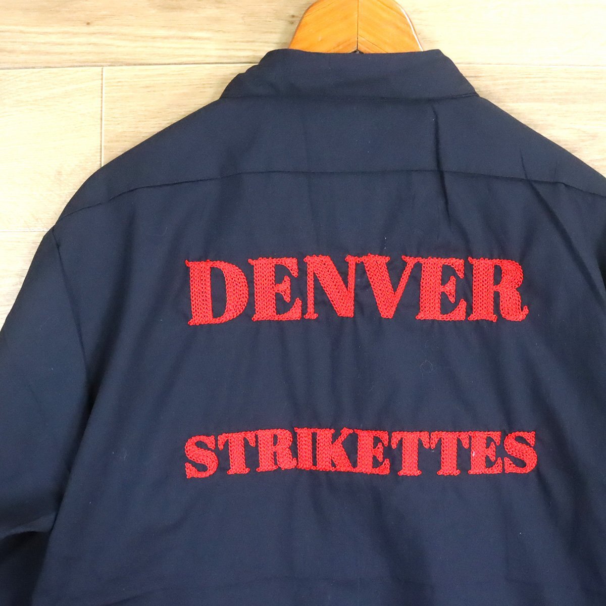 K1T/D10.24-9 アメリカ古着 Cintas シンタス ワークシャツ L ワッペン チェーンステッチ 文字 バック刺繍 DENVER拍卖