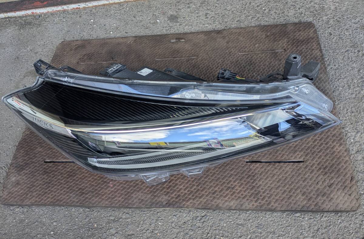 P15 キックス 純正 右 LED ヘッド ライト ICHIKOH 1989 26010-5RY1B 刻印YB 個人宅配達不可拍卖