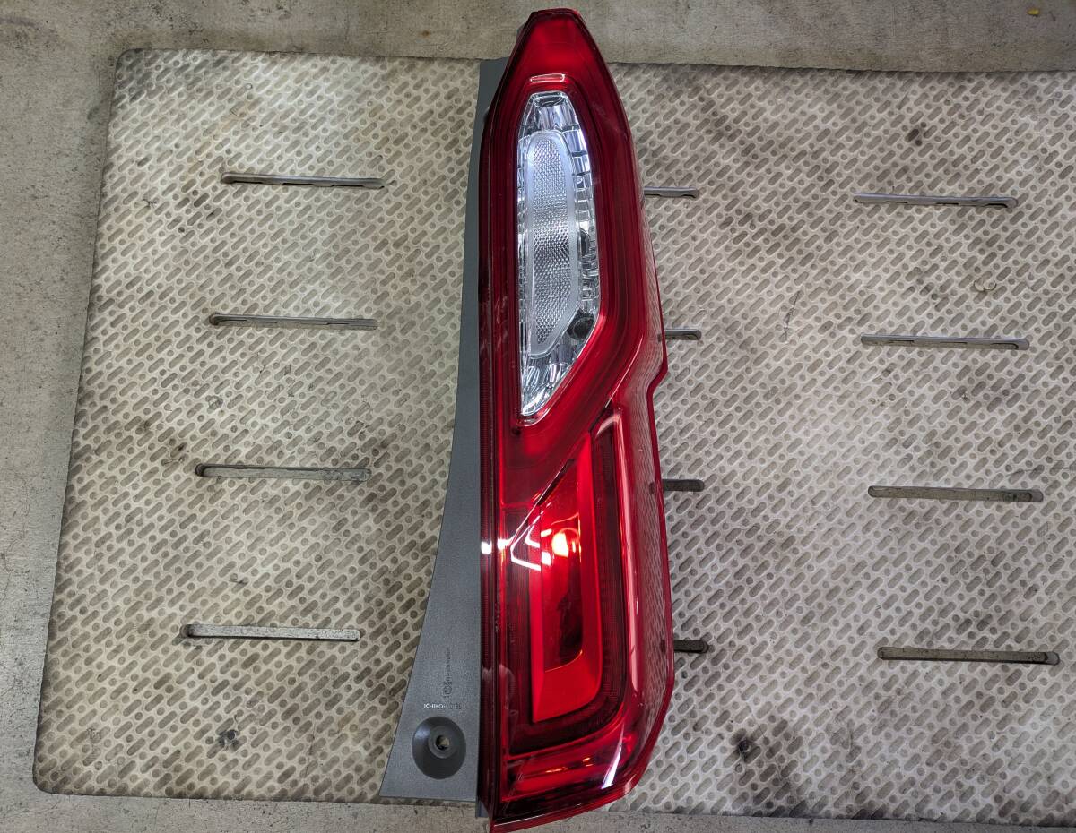 JF3/JF4 N-BOX 純正 右 テール ライトD185 33500-TTA-N114-M1拍卖