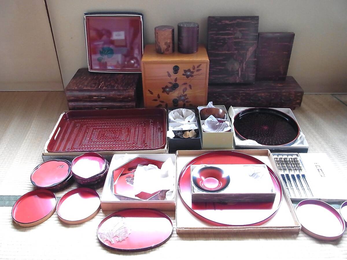 樺細工 輪島塗 他☆木製品 他 まとめて 茶托 茶筒 菓子器 盆 菓子器 花台 木製茶碗 小箪笥 引き出し 漆芸拍卖