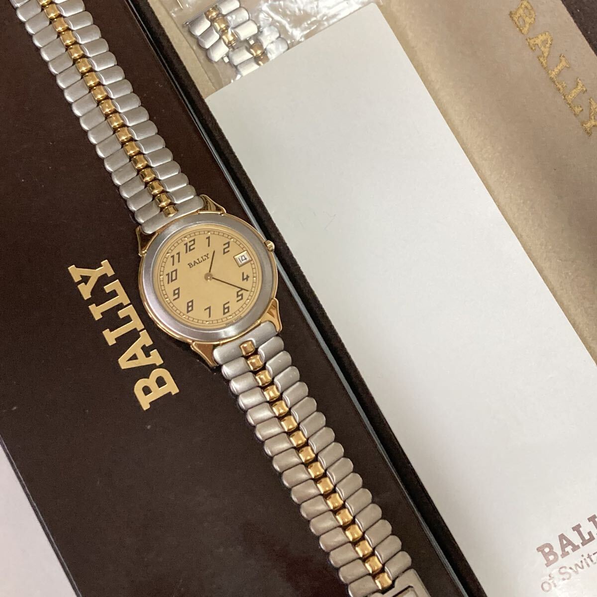★電池交換済★ BALLY バリー 腕時計 クォーツ デイト付き ゴールド×シルバー コンビ コマ付き 動作品 メンズ レディース ユニセックス拍卖