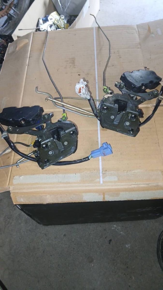 スズキ エブリィバン エブリー DE51V フロントドア 左右 ドアロック アクチュエーター 運転席 助手席拍卖