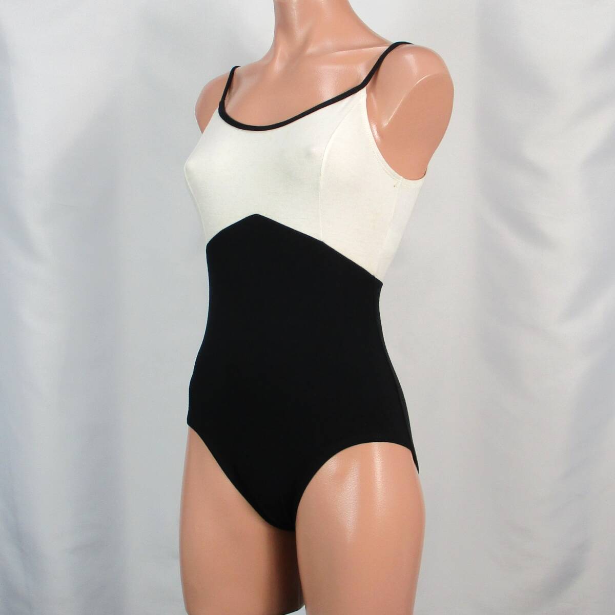 E9699★使用感あり Natalie レオタード バレエ モノトーン 白黒 レディースM ブラック ホワイト 衣装 ハイレグ 器械体操 体操 ダンス 競技拍卖