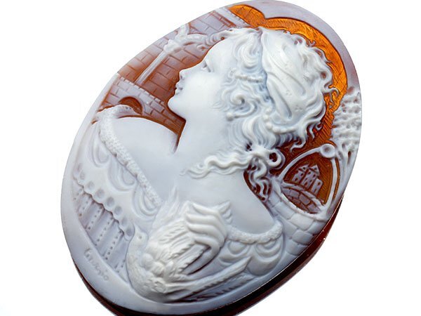 【ジュエリー極】作家品 サイン刻印有 鳥とお洒落な服の貴婦人 シェルカメオルース 60.0mm×45.0mm a2681v【送料無料】拍卖
