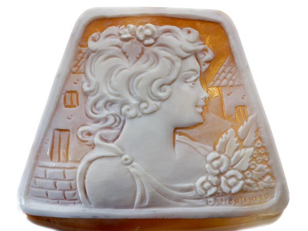 【ジュエリー極】作家品 サイン刻印有 溌剌とした貴婦人 シェルカメオルース 54.4mm×41.4mm a2689i【送料無料】拍卖